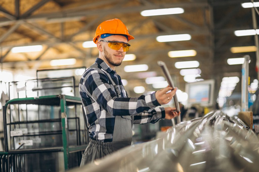 ERP i APS dla produkcji – jak zwiększyć efektywność planowania i realizacji produkcji?